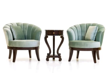 Oval Back Chair – Elegant Design and Comfort
